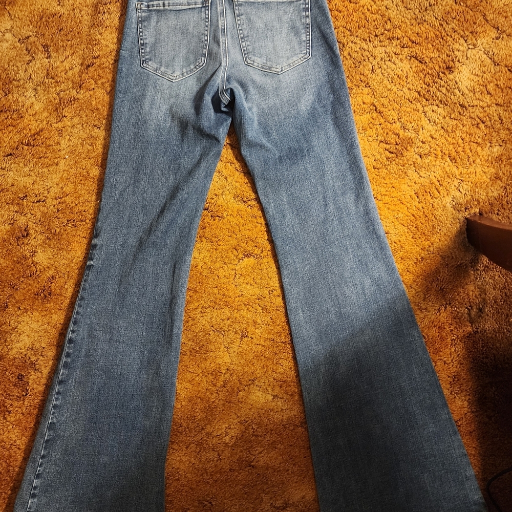 Express Women's Mid Rise Medium Wash FlexX '70s Flare Jeans - Picture 8 of 15